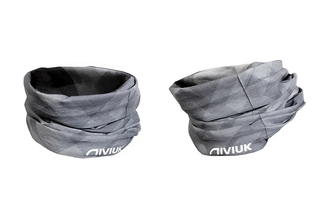 Niviuk SkyWrap, multifunctional neck warmer for paragliding, offering breathable and quick-drying comfort