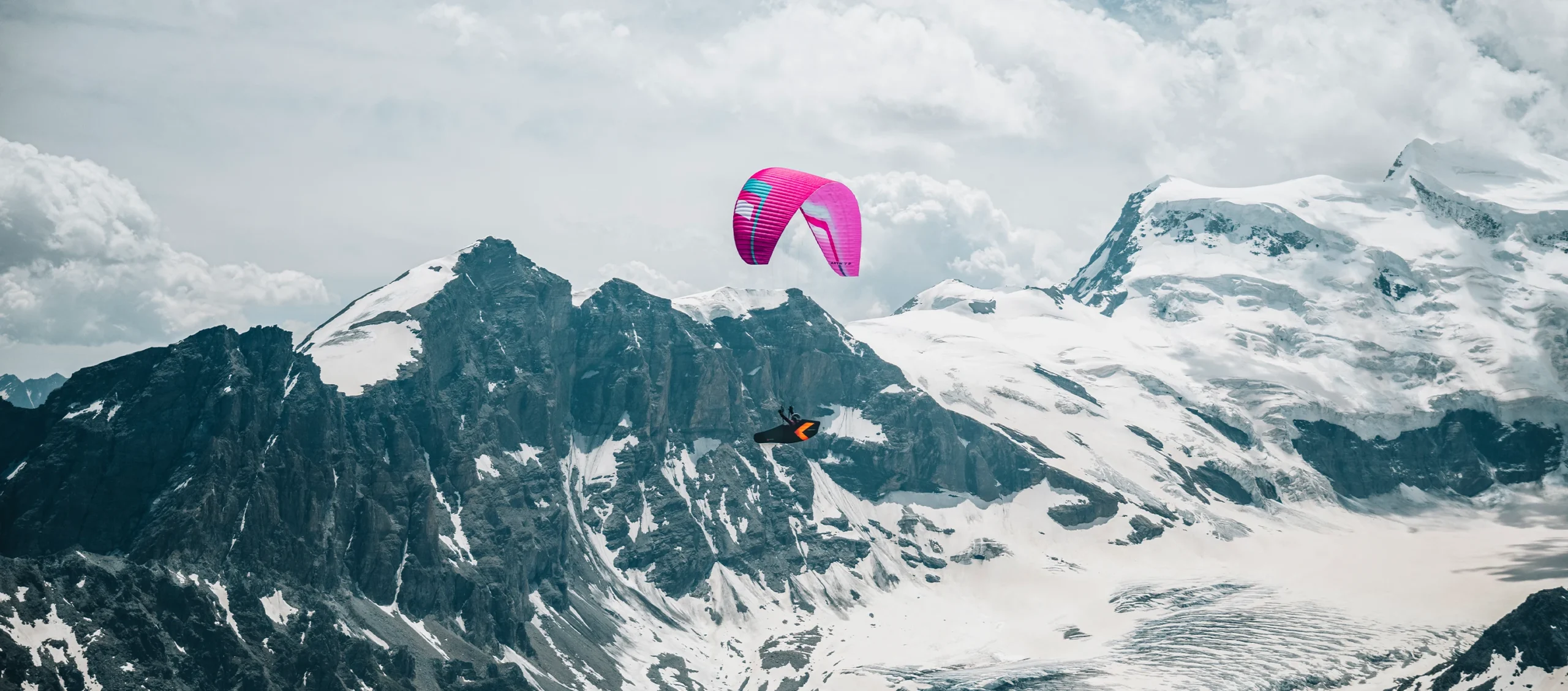 Artik 7 P, cross country ultralight hike and fly paraglider by Niviuk
