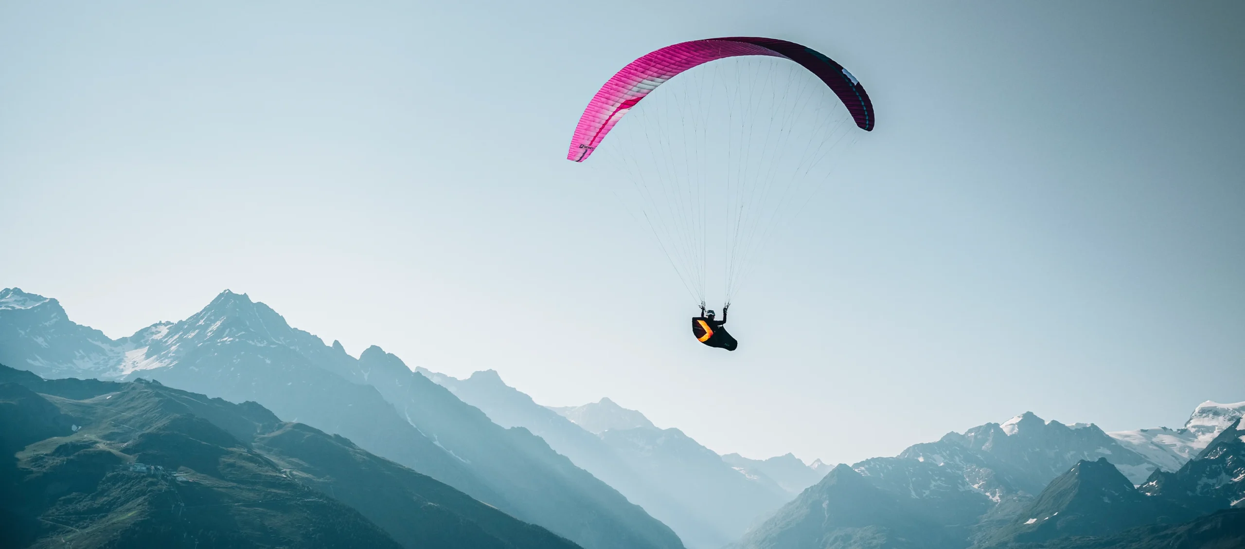 Artik 7 P, cross country ultralight hike and fly paraglider by Niviuk