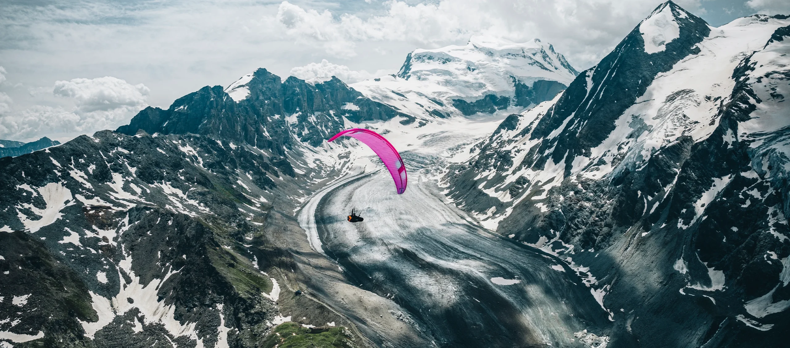 Artik 7 P, cross country ultralight hike and fly wing by Niviuk