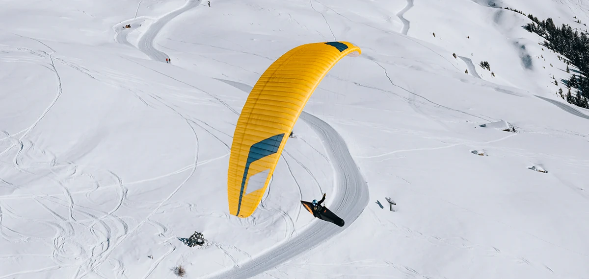 Ikuma 3 P, intermediate cross country hike and fly paraglider by Niviuk