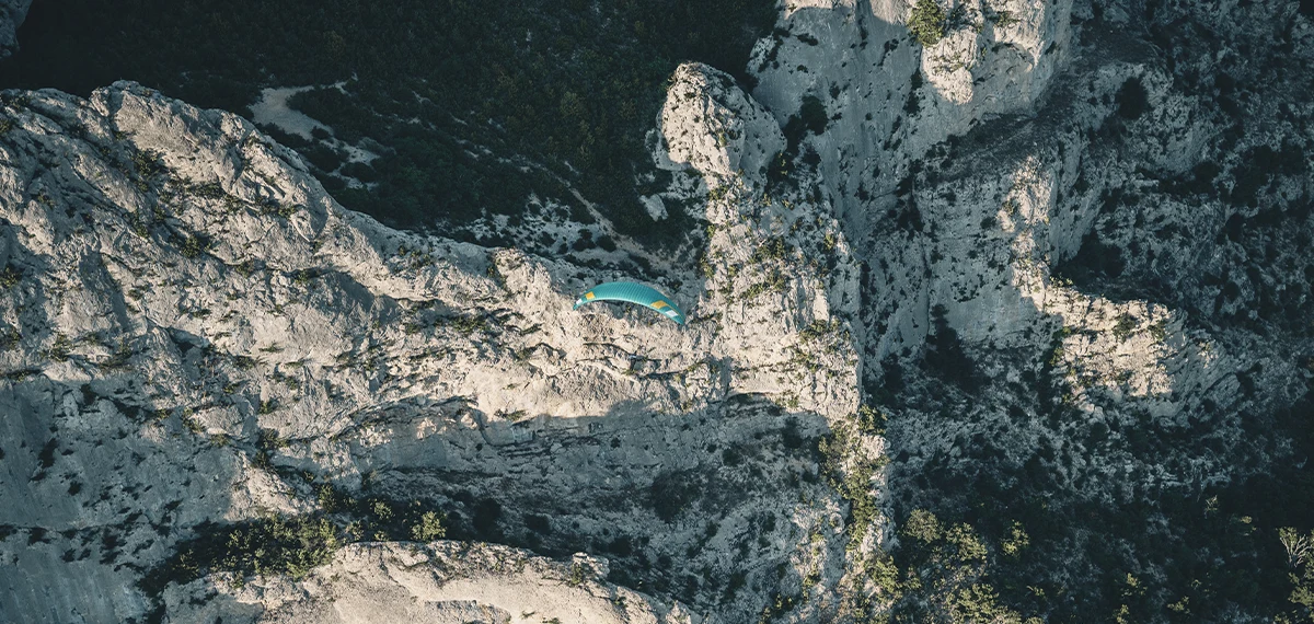 Ikuma 3 P, intermediate cross country hike and fly paraglider by Niviuk