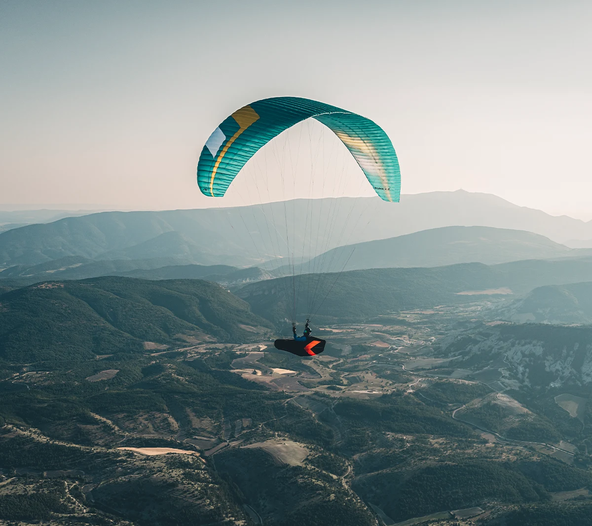 Ikuma 3 P, intermediate cross country hike and fly glider by Niviuk