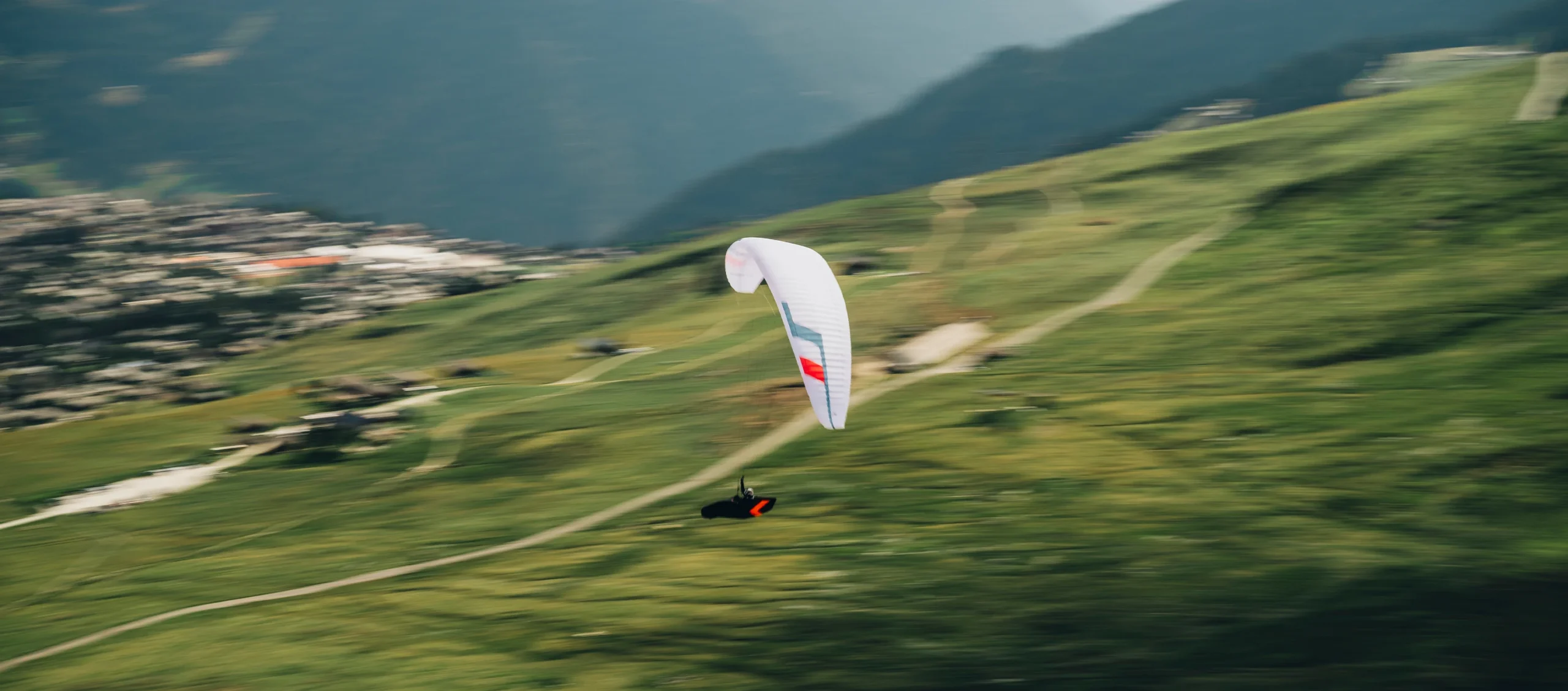 Klimber 3 P, Niviuk two-liner ultralight competition hike and fly paraglider