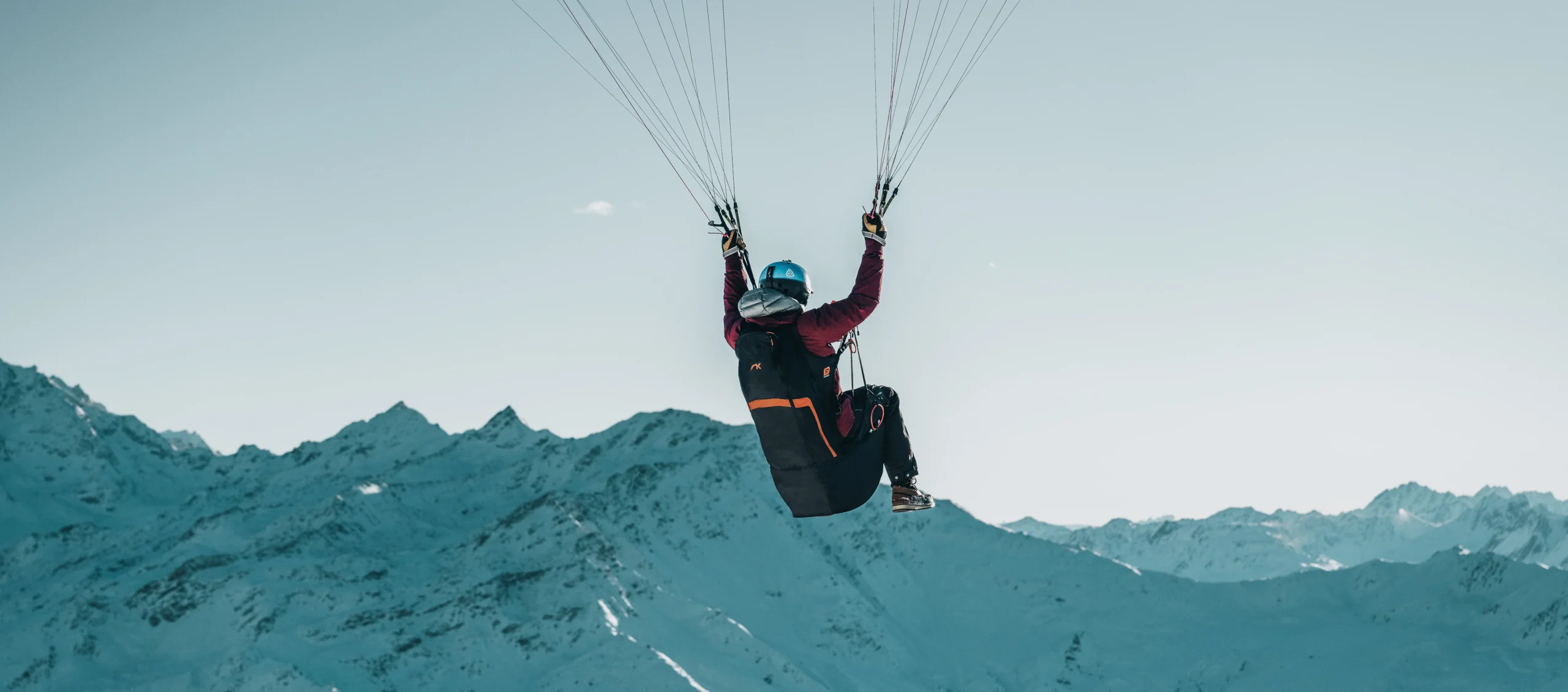 Kooper P reversible progression harness. Niviuk paragliders